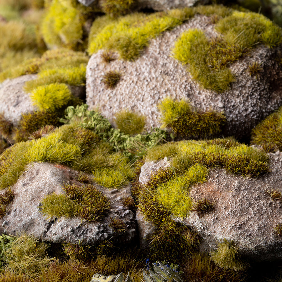 Dark Moss 2mm Wild Tufts